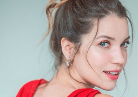 Nathalia Dill exibe barriguinha de grávida aos 6 meses 