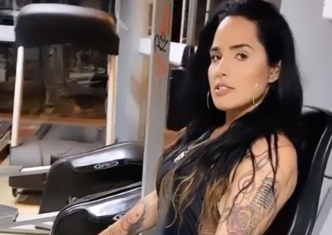 Perlla se declara para agente de app após fim do casamento de 9 anos