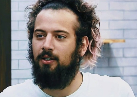 Vazam prints de Cartolouco admitindo agressão à ex-namorada