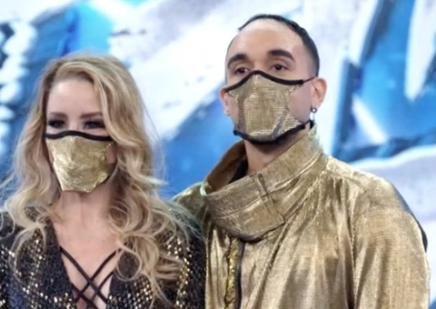 Participantes do Dança dos Famosos usam máscaras durante apresentação 