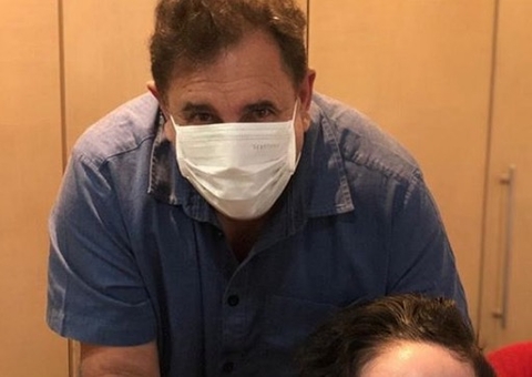 Ratinho posta foto com neto e comove internautas: 'meu anjinho da guarda'