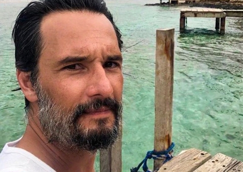 Rodrigo Santoro relembra encontro com Papa Francisco e filme Ben-Hur