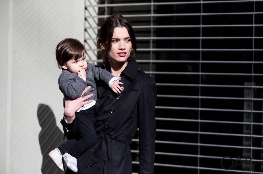 Ex-agente diz que modelo encontrada no Rio foi forçada a deixar a filha