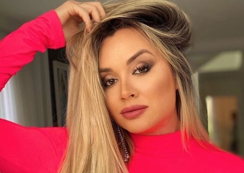 Ex-Panicat Juju Salimeni negocia com o BBB21, diz colunista 