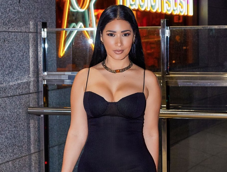 Cantora Simaria compra restaurante em shopping de luxo na Espanha