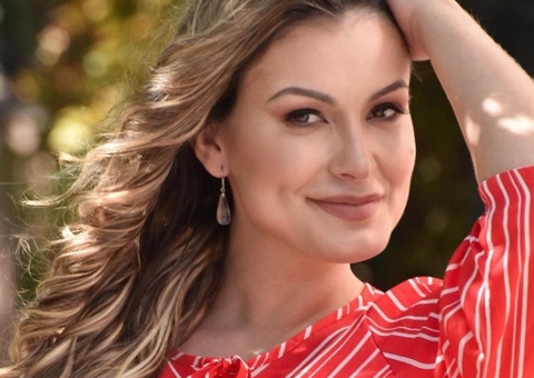 Andressa Urach pode virar musa de cervejaria após deixar a Universal