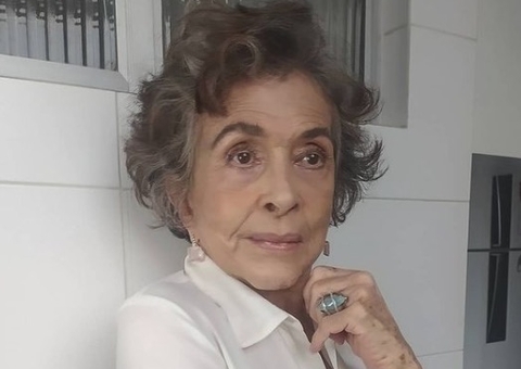 Betty Faria rebate críticas em foto de biquíni: 'escroto'