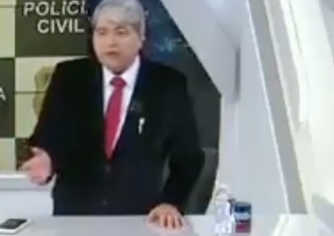 Datena dispensa repórter ao vivo após contato com Covid-19