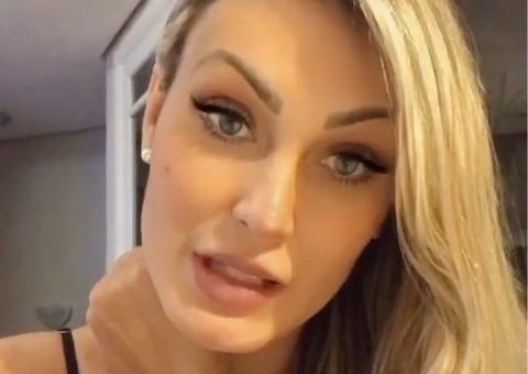 Andressa Urach sobre críticas: 'um monte de mulher crente e recalcada'