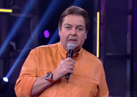 Filha de Faustão posa com namorado apresentador em Noronha 