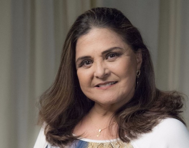 Atriz Elisângela compara vacina obrigatória da Covid a estupro