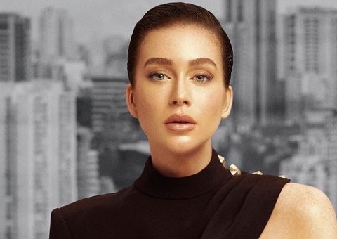 Com seio de fora, Marina Ruy Barbosa protagoniza ensaio poderoso para Vogue