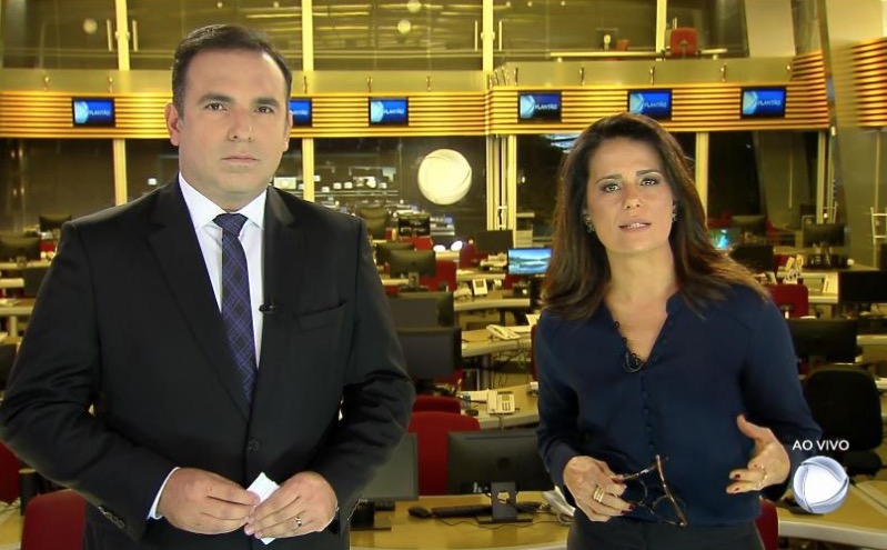 Apresentadores da Record são alvos da Receita Federal 