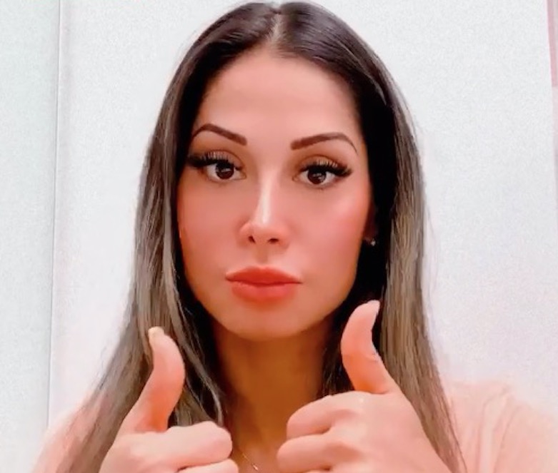 Mayra Cardi posta vídeo nua e internautas comentam: 'pepeka lisa'
