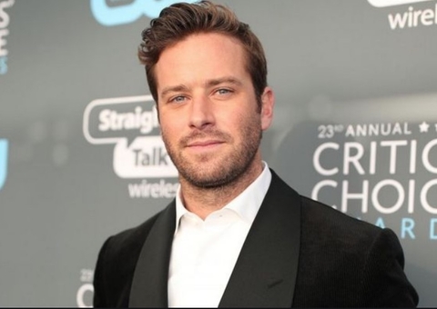 Armie Hammer quebra o silêncio após ser acusado de canibalismo e estupro