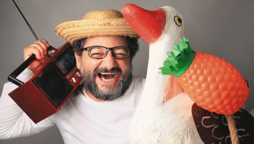 Humorista Epaminondas Gustavo morre de covid-19 aos 55 anos