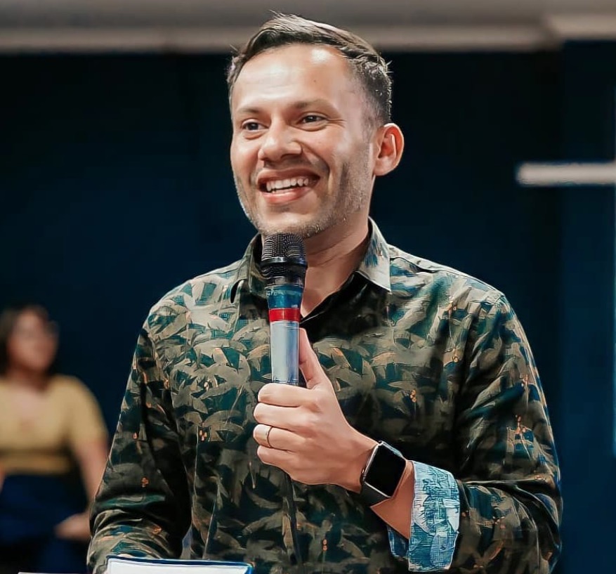 Cantor gospel Flávio Camargo morre com infecção no pulmão após covid 