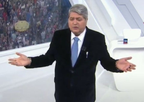 Ao vivo, homem mostra dedo do meio ao helicóptero de Datena; Ele rebateu