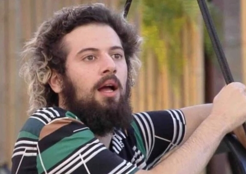 Cartolouco revela bissexualidade em A Fazenda