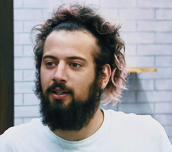 Vazam prints de Cartolouco admitindo agressão à ex-namorada