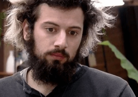 Pai de Cartolouco e equipe se pronunciam sobre suposta agressão à ex 