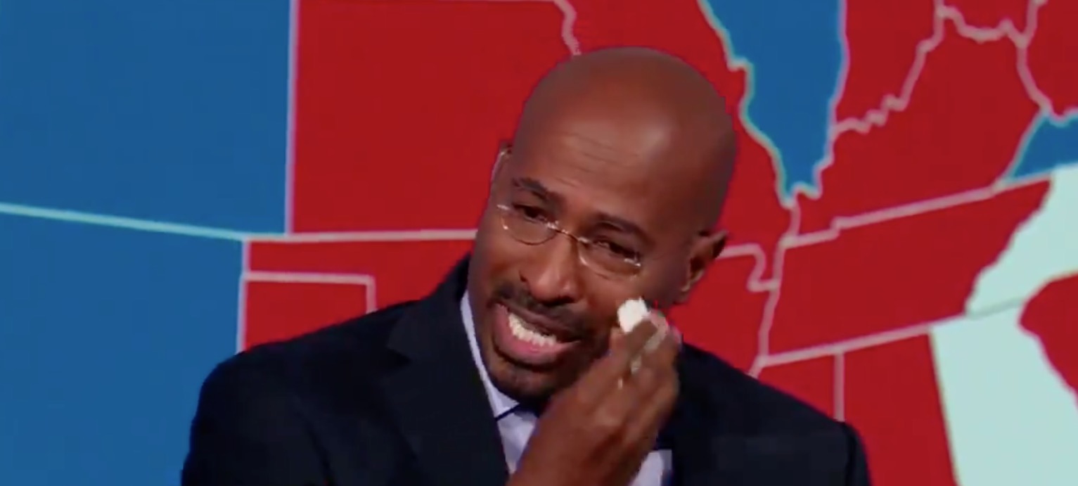 Aos prantos, comentarista da CNN desabafa após vitória de Biden