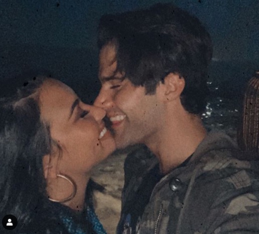 Demi Lovato e Max Ehrich terminam após dois meses de noivado, diz revista 