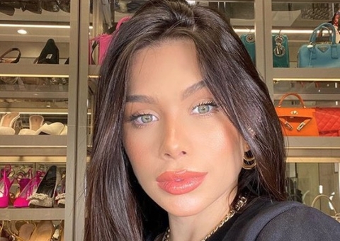 Flavia Pavanelli faz 'tour' por quarto luxuoso e impressiona; Assista 