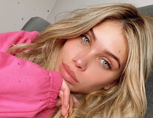 Flavia Pavanelli é diagnosticada com úlceras e avisa: 'ficar mais sumida'