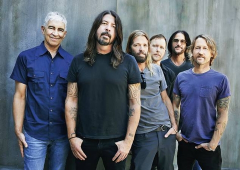 Foo Fighters lançou o seu novo álbum ‘Medicine At Midnight’; Confira