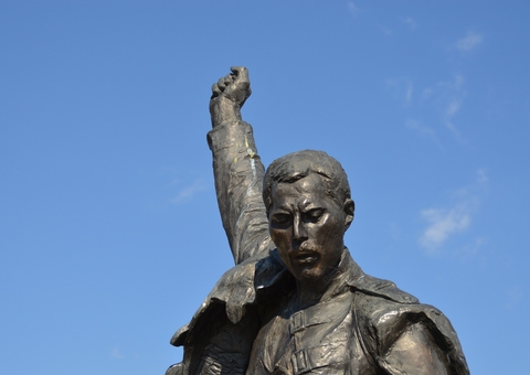 Há 29 anos, o ícone Freddie Mercury deixava o mundo