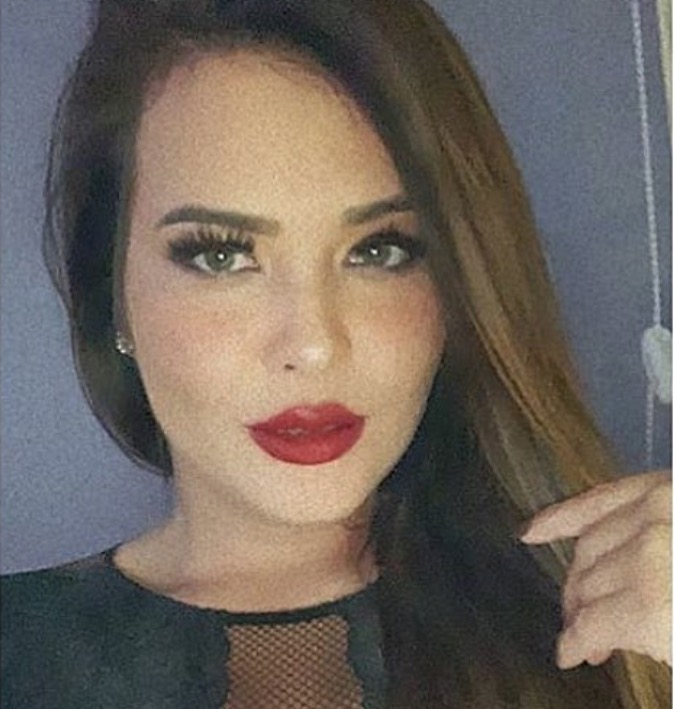 De lingerie, Geisy Arruda rebola para câmera em grupo proibidão 