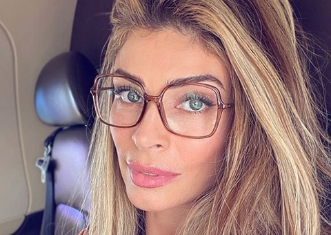 Internautas apontam photoshop em foto de Grazi Massafera 