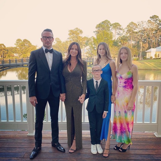 Pastor amigo de Justin Bieber é demitido da igreja Hillsong após adultério