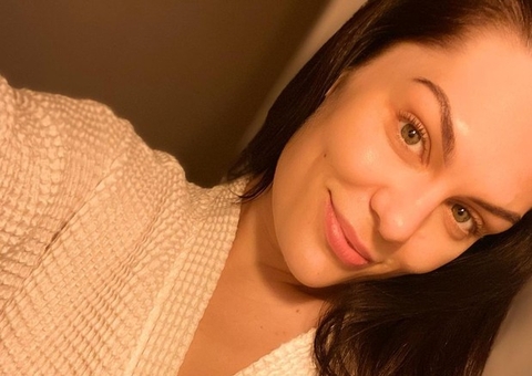 Jessie J descobre doença após acordar sem audição 