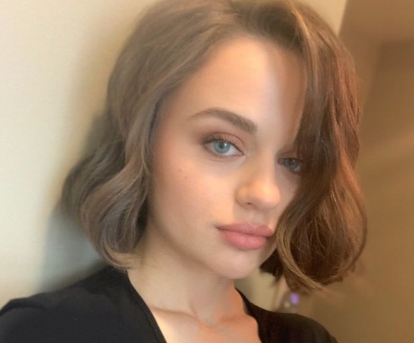 Joey King, de A Barraca do Beijo, é processada após se envolver em acidente