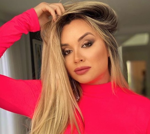 Ex-Panicat Juju Salimeni negocia com o BBB21, diz colunista 