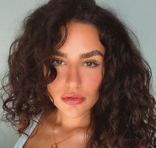 Kéfera é processada em R$ 80 mil por ex-funcionária 