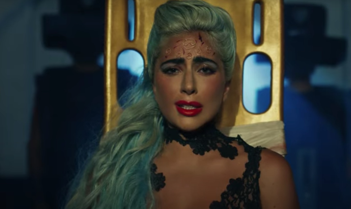 Lady Gaga lança clipe de '911' e relembra experiências com saúde mental 