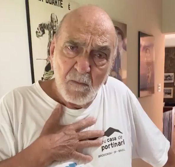 Emocionado, Lima Duarte faz homenagem a Galvão, Ricca e Nicette Bruno