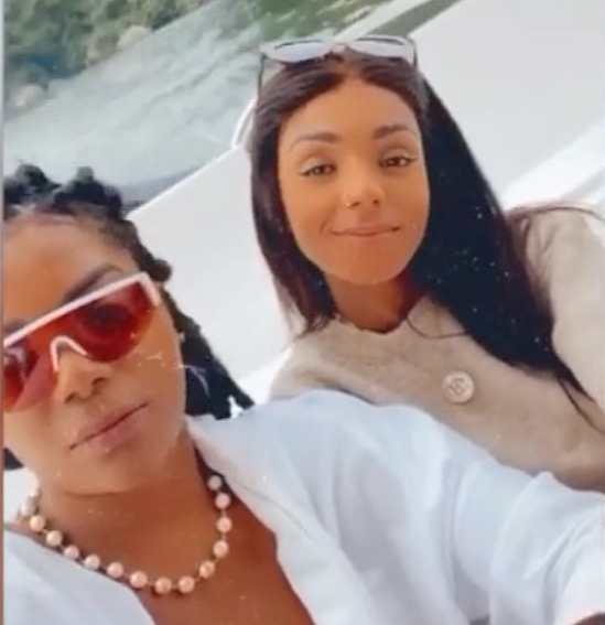 Ludmilla e Brunna Gonçalves aparecem se alisando em vídeo e agitam web 