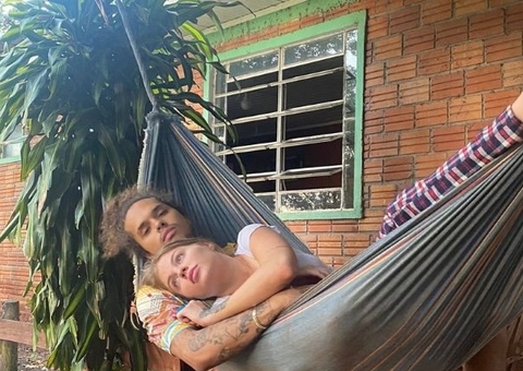 Luísa Sonza compartilha fotos de viagem com Vitão 