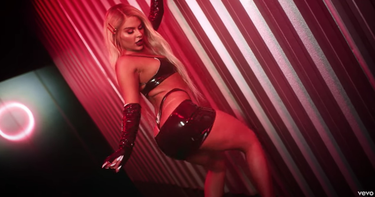 Luísa Sonza rebola de fio-dental em clipe com Léo Santana: 'roçadinha'