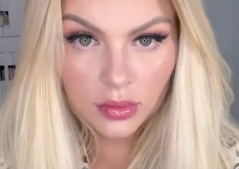 Com seios à mostra, Luisa Sonza mostra bumbum gigantesco de fio-dental mini