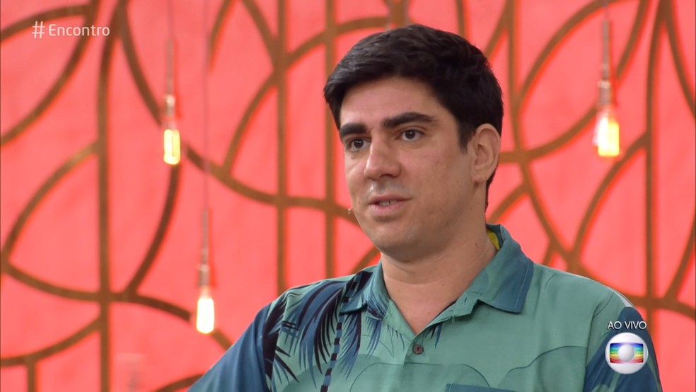 Marcelo Adnet é vítima de golpe no Whatsapp e alerta seguidores
