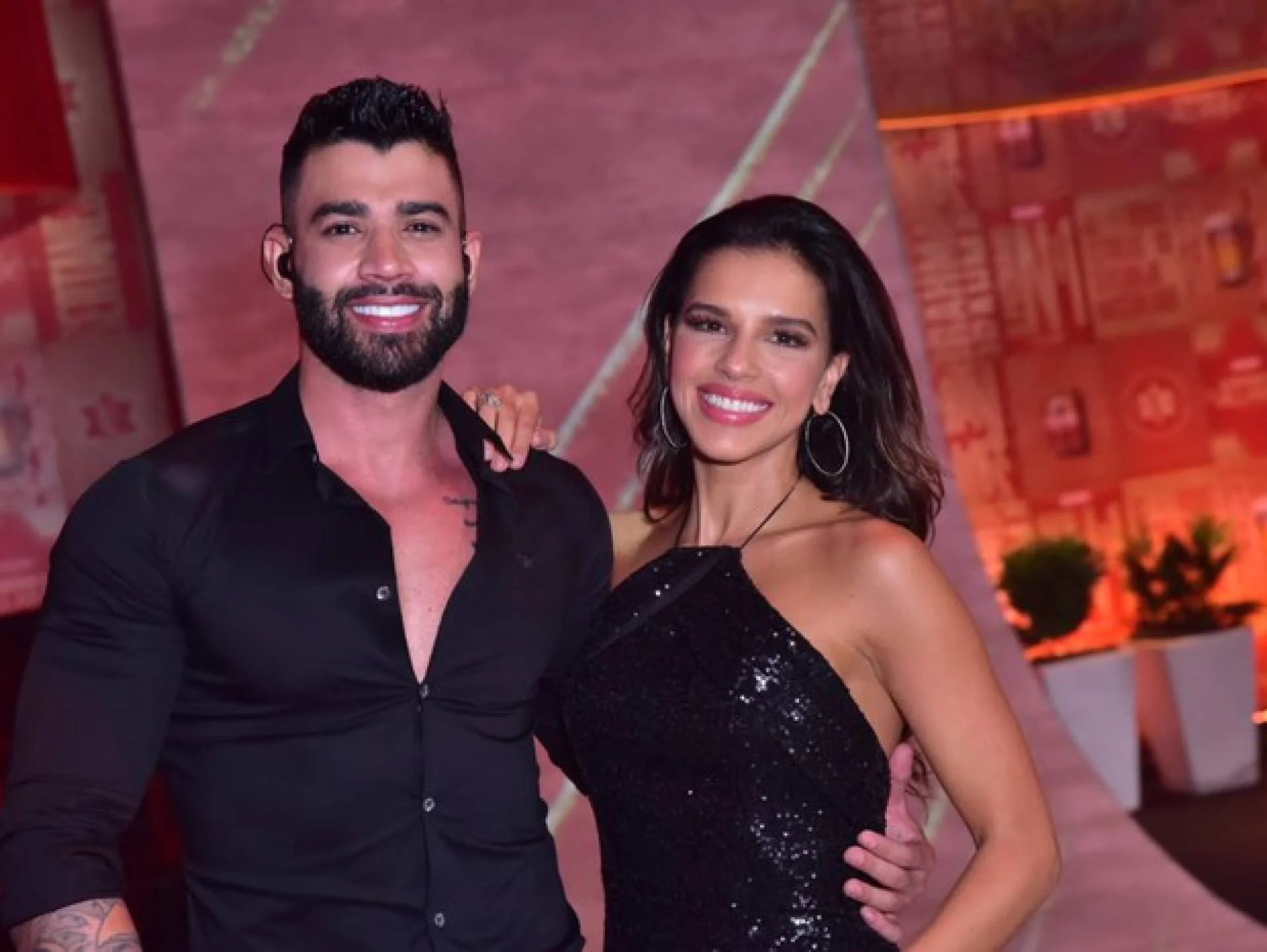 Gusttavo Lima e Mariana Rios não vão assumir romance, explica colunista