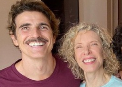 Marília Gabriela almoça com o ex, Reynaldo Gianecchini, e o filho Theodoro 