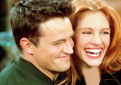Julia Roberts pediu artigo de física quântica a Mathew Perry para fazer 'Friends'