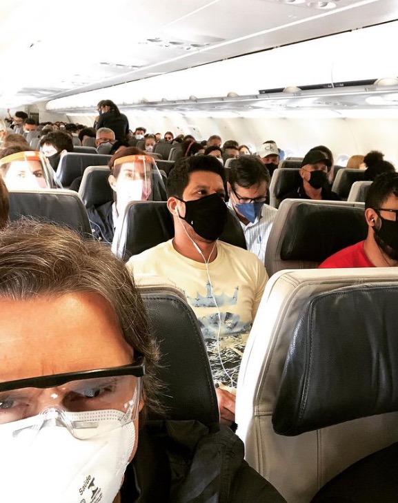 Viajando a trabalho pela Globo, Murilio Rosa se revolta em avião