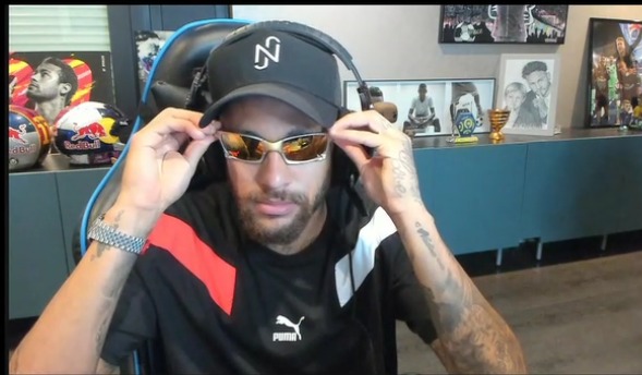 Neymar surge de juliete em plataforma gamer com 100 mil espectadores